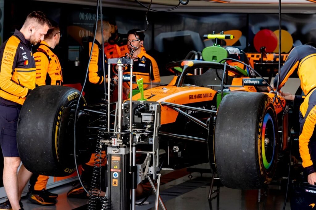 Chefe da McLaren revela que equipe terá "novo carro" em Miami