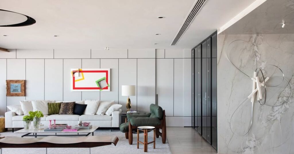 Mix de peças de diferentes designers cria apê cheio de personalidade