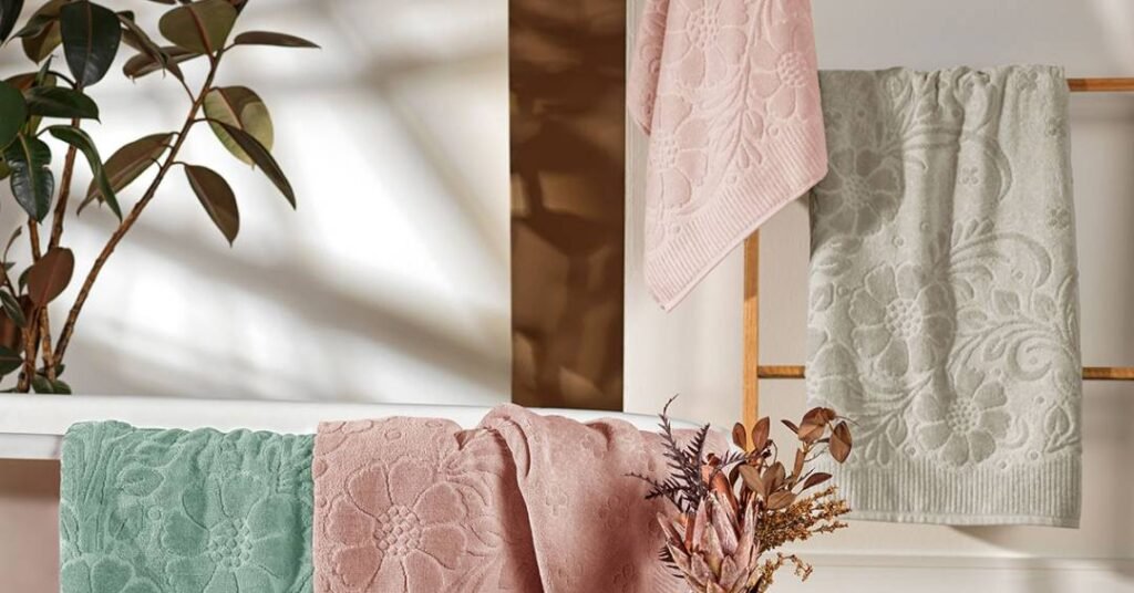 Dicas essenciais para lavar, secar e manter toalhas de banho macias e higiênicas