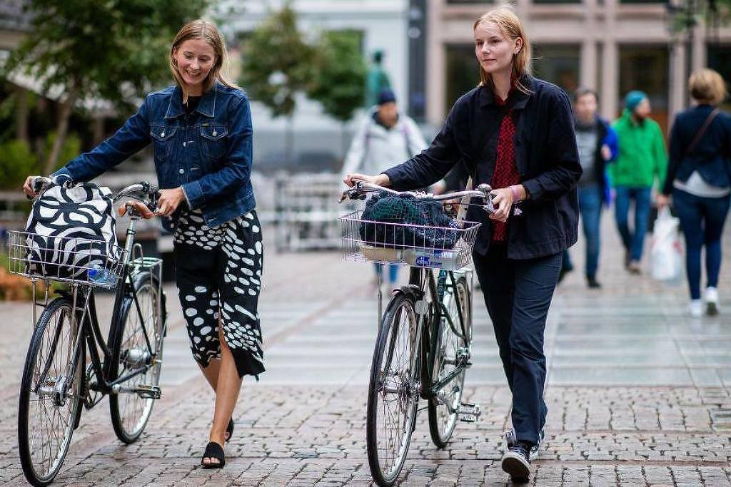 Noruega ganha bilhões com petróleo mas o consome menos - 03/05/2026 - Economia
