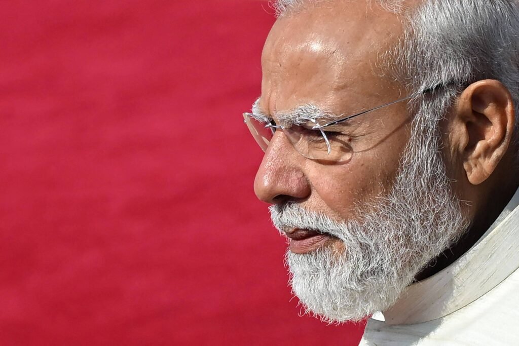 Modi pede home office na Índia para economizar combustível - 10/05/2026 - Economia