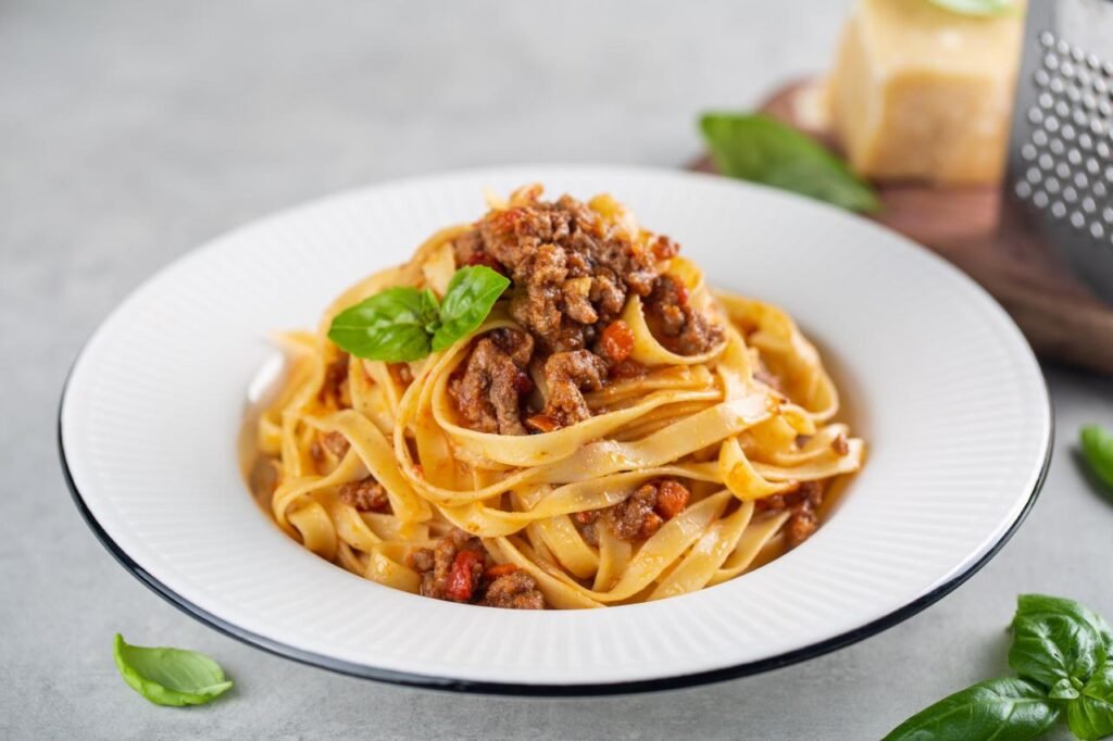 Macarrão cremoso de forno é conforto perfeito para dias gelados