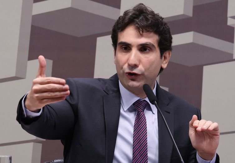 Pedido de vista adia votação de autonomia financeira do Banco Central
