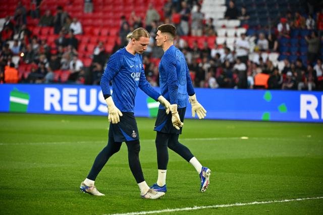Manter a dinâmica de Matveï Safonov com o PSG ou lançar Renato Marin contra o Lorient? Luis Enrique mantém a imprecisão