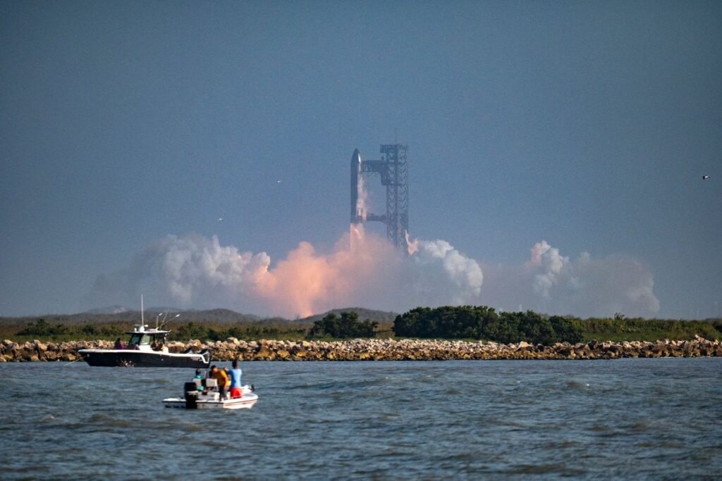 Moradores do Texas processam a SpaceX de Elon Musk, dizendo que enormes estrondos sônicos danificaram suas casas