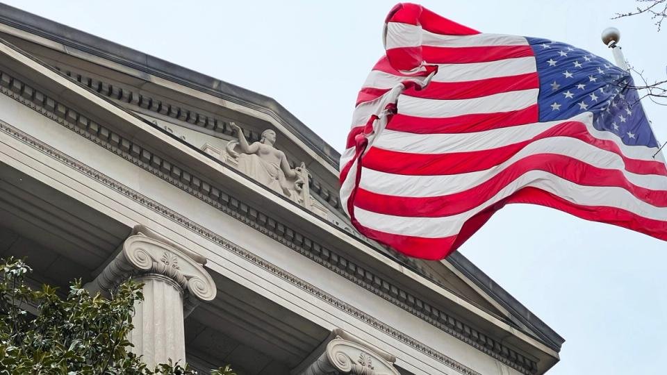SEC processa homem do Texas por suposto esquema de criptografia de US$ 12,3 milhões baseado em falsos bots de negociação de IA