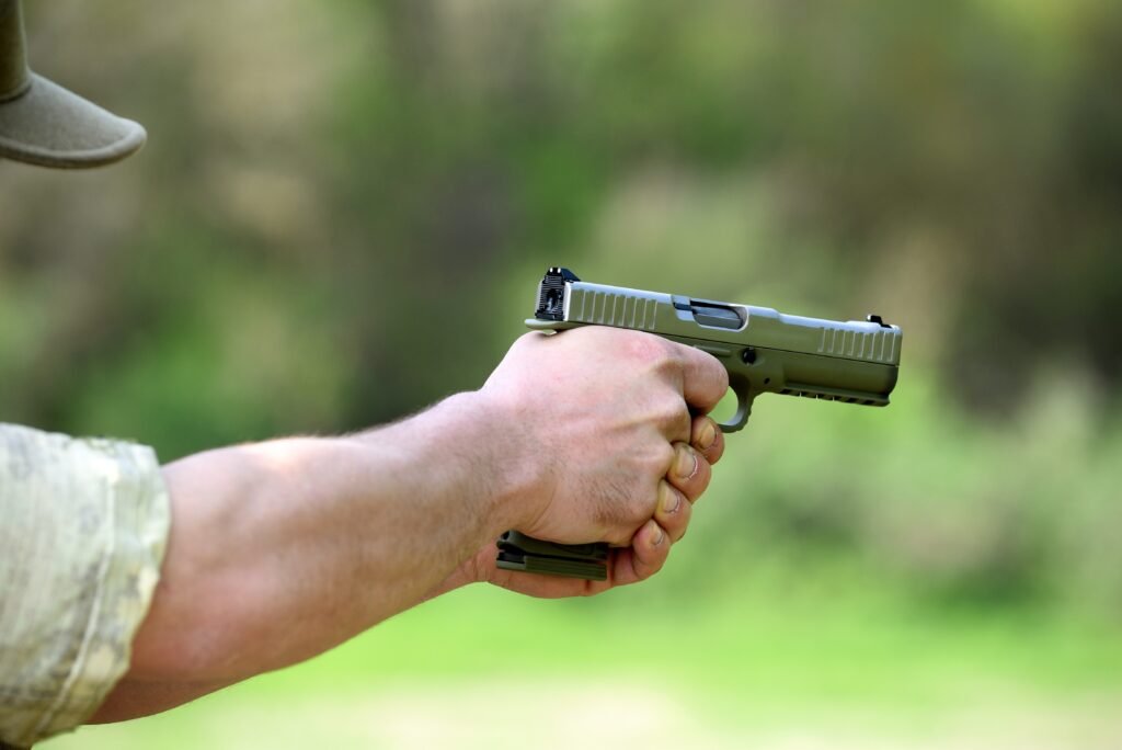 Projeto pretende autorizar uso do FGTS para comprar armas; texto será analisado em comissão de segurança da Câmara