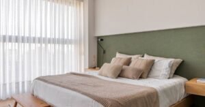 Arquiteto ensina a criar o quarto perfeito com projetos inspiradores