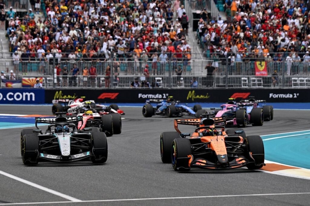 Defina o Motorsport.com como sua fonte favorita; saiba como