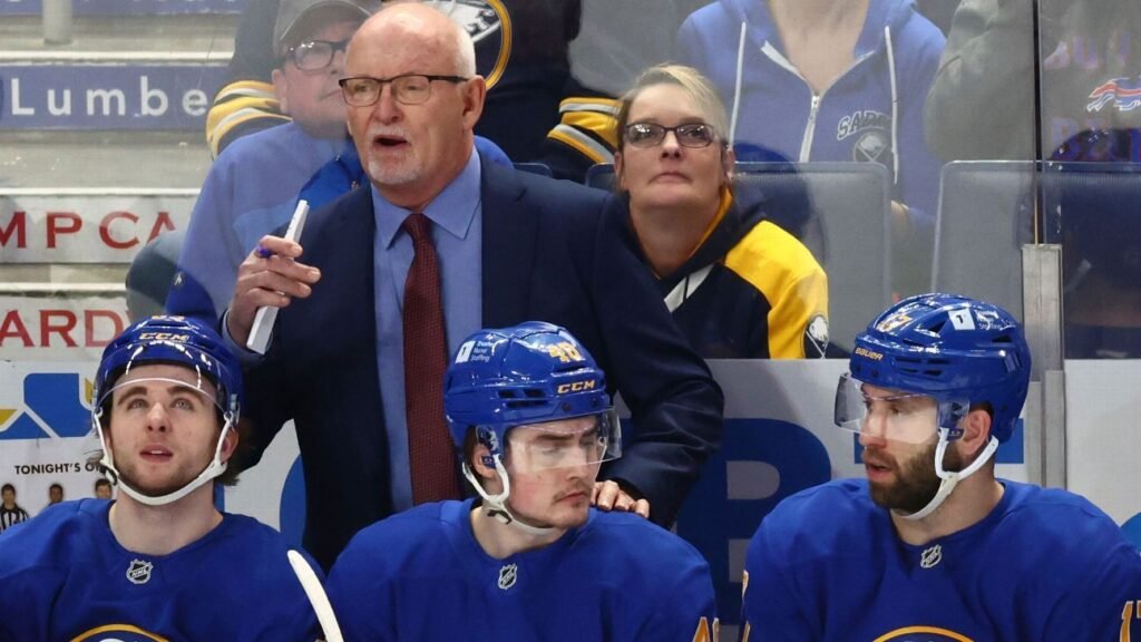 Jon Cooper, Dan Muse e Lindy Ruff concorrem ao prêmio de técnico do ano