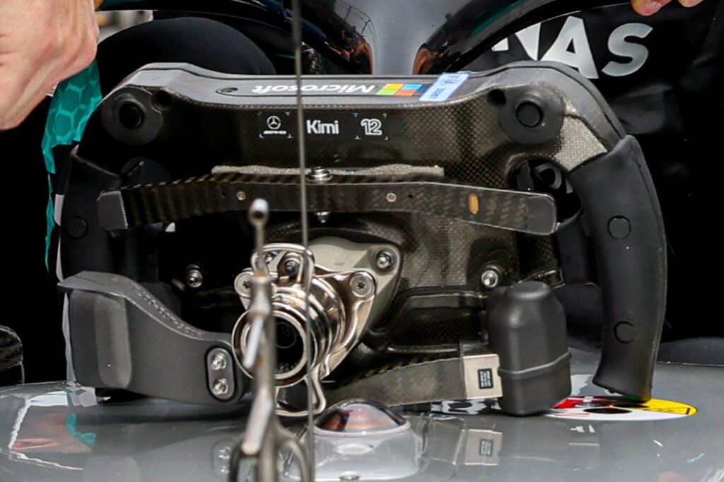 Mercedes encontra soluções para problemas nas largadas de '26