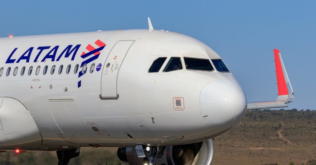 Latam vai cancelar voos em junho e prevê custo extra de US$ 700 milhões com combustível