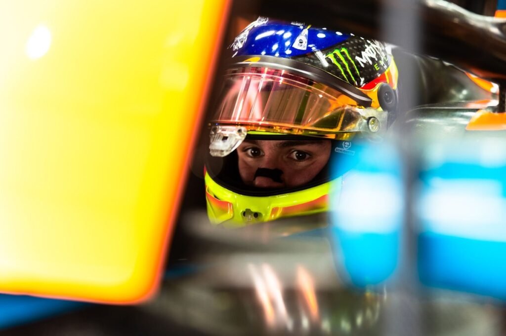 Campeão da F2, Fornaroli volta a testar carro da McLaren