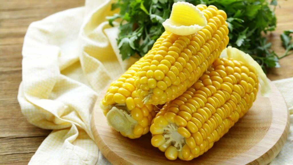 Sem panela de pressão? Veja como cozinhar milho em 5 minutos no micro-ondas