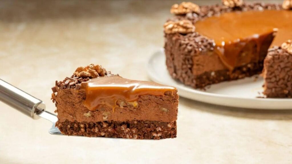 torta de chocolate com caramelo é opção para surpreender