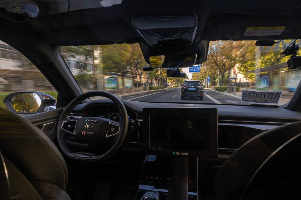 Uber terá carros autônomos em Londres ainda este ano - 08/06/2026 - Economia