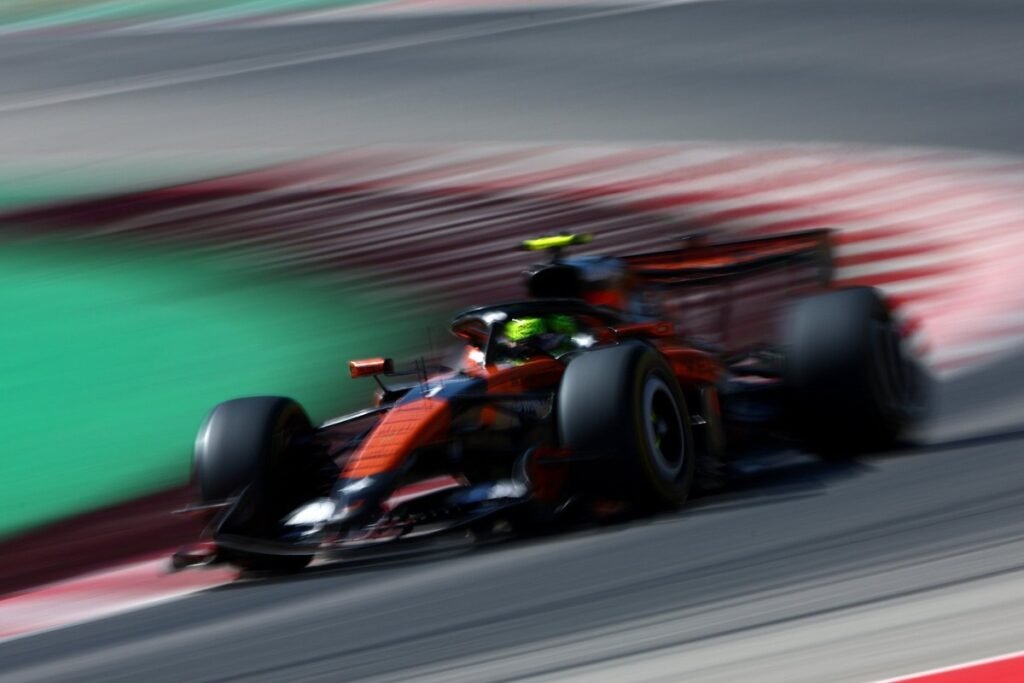 Norris vê McLaren bem em Barcelona, mas 'há o que melhorar'