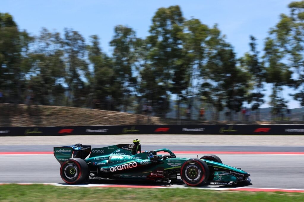 Alonso está "exausto" de problemas da Aston Martin