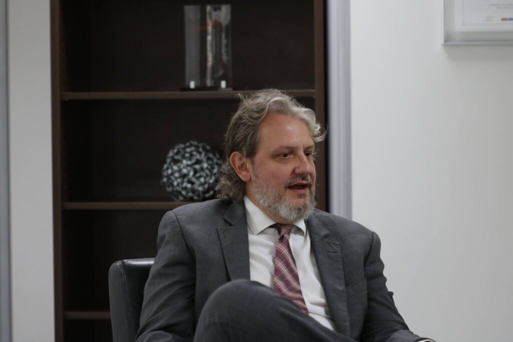 Cade quer criar equipe para investigar big techs - 25/06/2026 - Economia