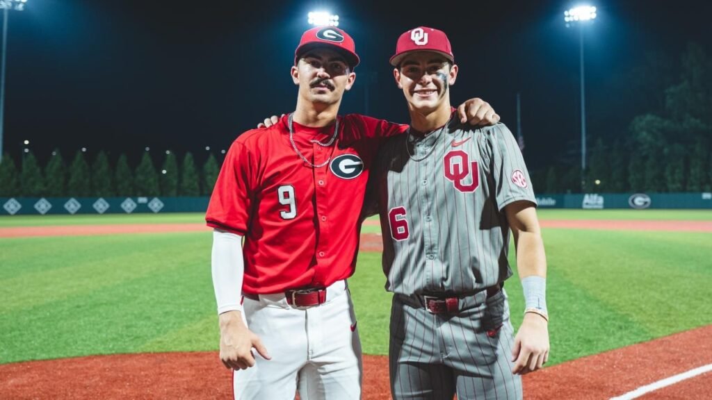 Os irmãos Kolby e Kyle Branch fecham o círculo, momento familiar com Georgia enfrentando Oklahoma no MCWS