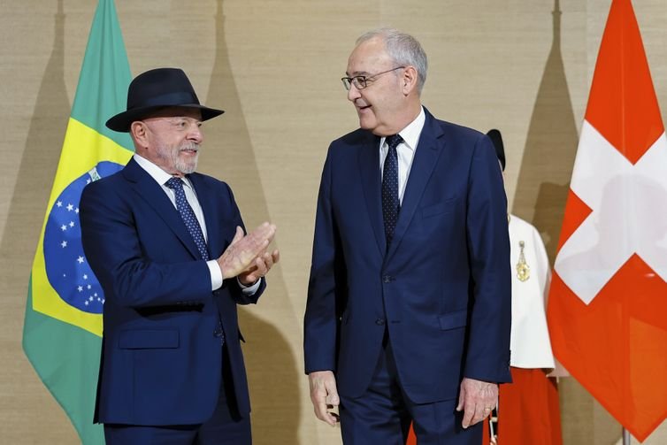 Lula tem encontros com presidentes da França e da Suíça