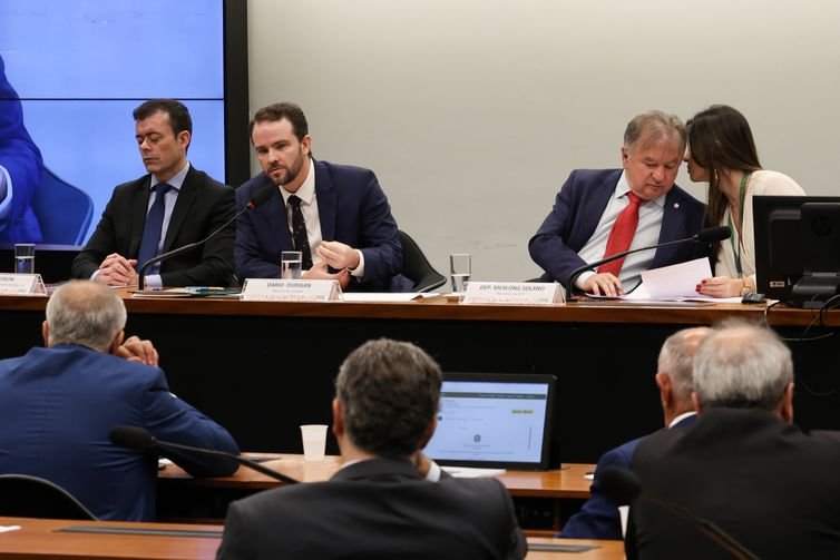 Durigan critica PEC que dá autonomia ao BC por criar novo Poder"