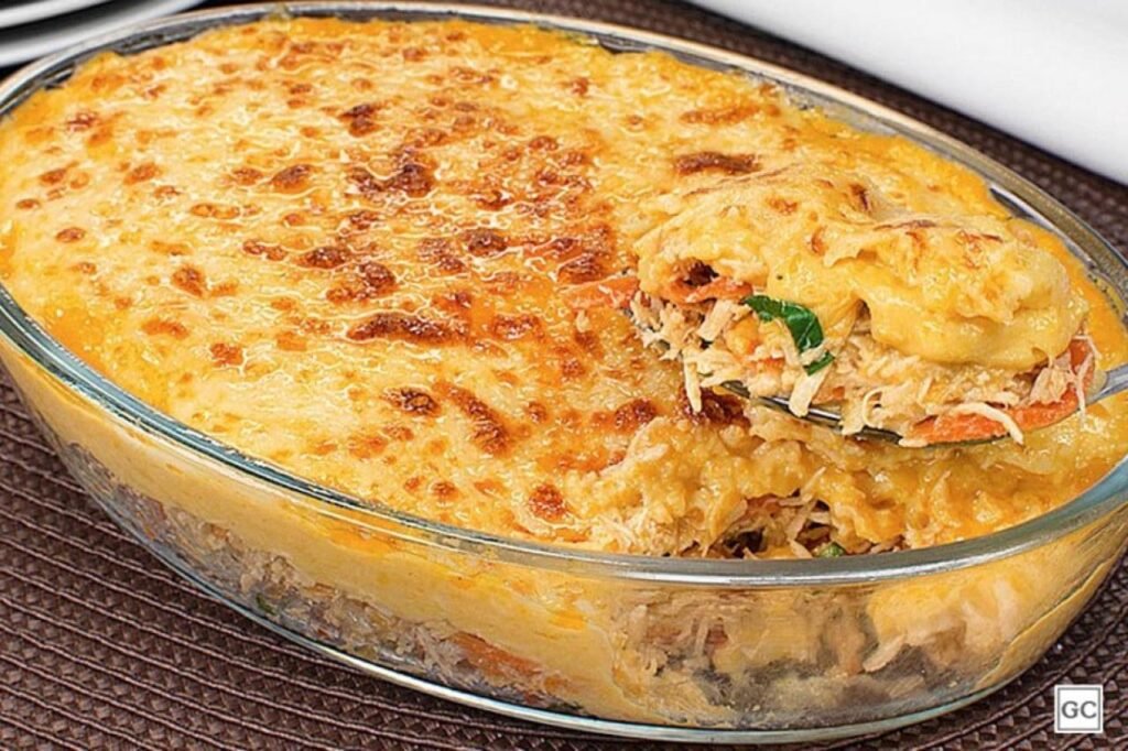 Sobrou frango na geladeira? Transforme em um fricassê irresistível