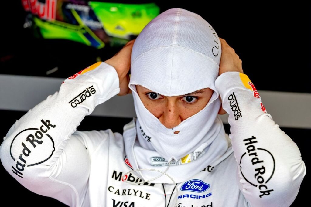 Hadjar detona procedimento de largada da Red Bull