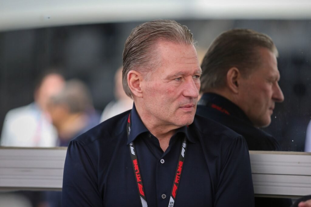 Jos Verstappen desmente proposta 'indecente' da Mercedes