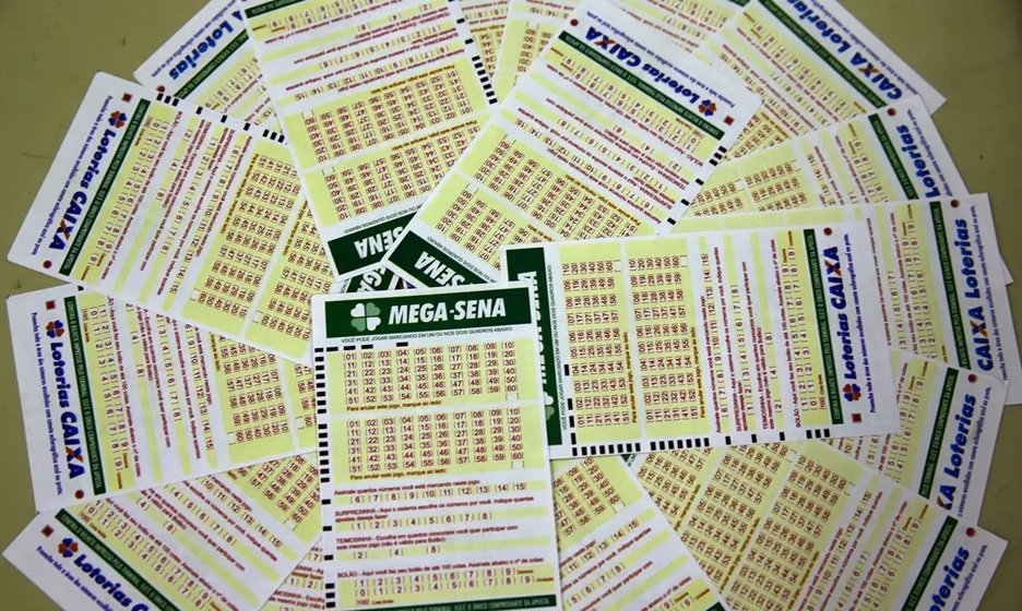 Mega-Sena acumula e prêmio principal vai para R$ 16 milhões