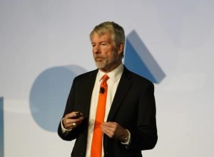 A estratégia de Michael Saylor (MSTR) passa a pagar dividendos STRC duas vezes por mês