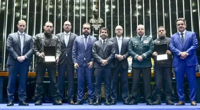 Congresso homenageia policiais mortos durante a Operação Contenção
