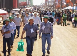 Agrishow: marcas apresentam máquinas a etanol e biometano - 27/04/2026 - Economia