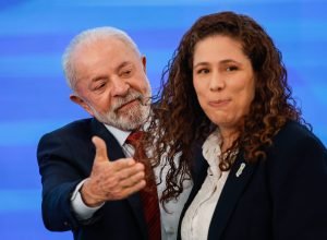 Reestruturação de carreiras do governo é incremental - 07/04/2026 - Economia