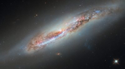 Hubble vislumbra gás galáctico em fuga