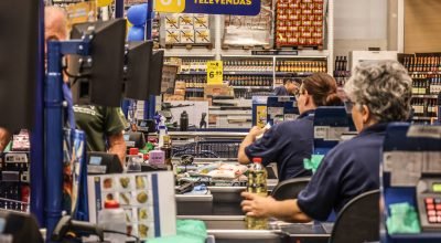 Salário de admissão bate recorde com apagão de mão de obra - 01/02/2026 - Economia