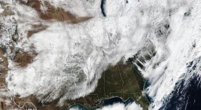 A neve enterra o interior e o leste dos EUA