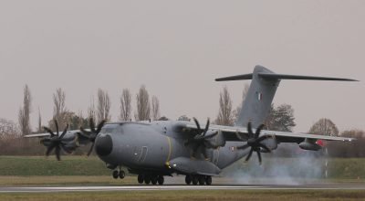 Airbus promete versão do A400M para transportar 50 drones - 04/02/2026 - Economia