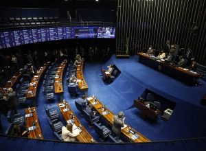 Senado aprova MP do seguro-defeso com teto de R$ 7,9 bilhões - 08/04/2026 - Economia