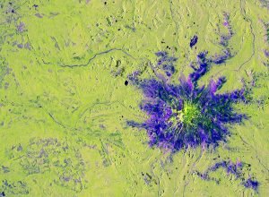 Vista do NISAR do Monte Rainier