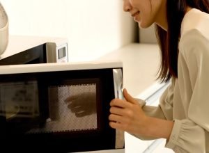 6 truques com micro-ondas que vão mudar sua vida na cozinha