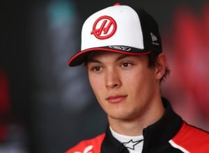 Bearman quebra silêncio sobre estado de saúde após batida