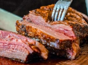 5 carnes baratas para aproveitar sem pesar no bolso