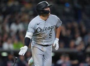 Munetaka Murakami atinge o 13º home run nesta temporada na vitória no Padres