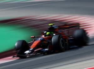 Norris vê McLaren bem em Barcelona, mas 'há o que melhorar'
