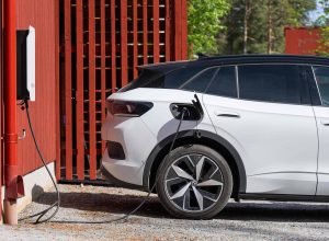 Conheça os diferentes tipos de carros híbridos - 20/06/2026 - Economia