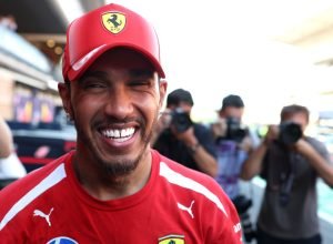 Ferrari descarta debate sobre chances de título de Hamilton