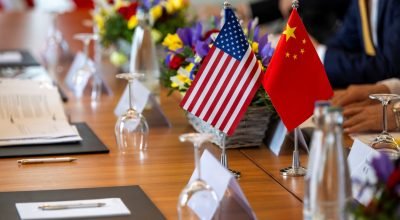 China pede que Trump revogue tarifas de importação após decisão da Suprema Corte