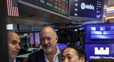 Futuros de NY caem com incertezas sobre novas tarifas de Trump