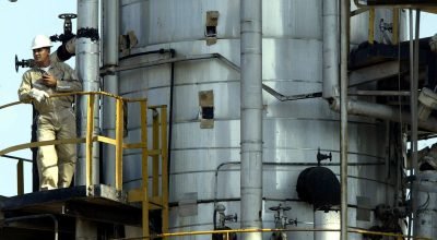 Bloqueio dos EUA faz Venezuela reduzir produção de petróleo